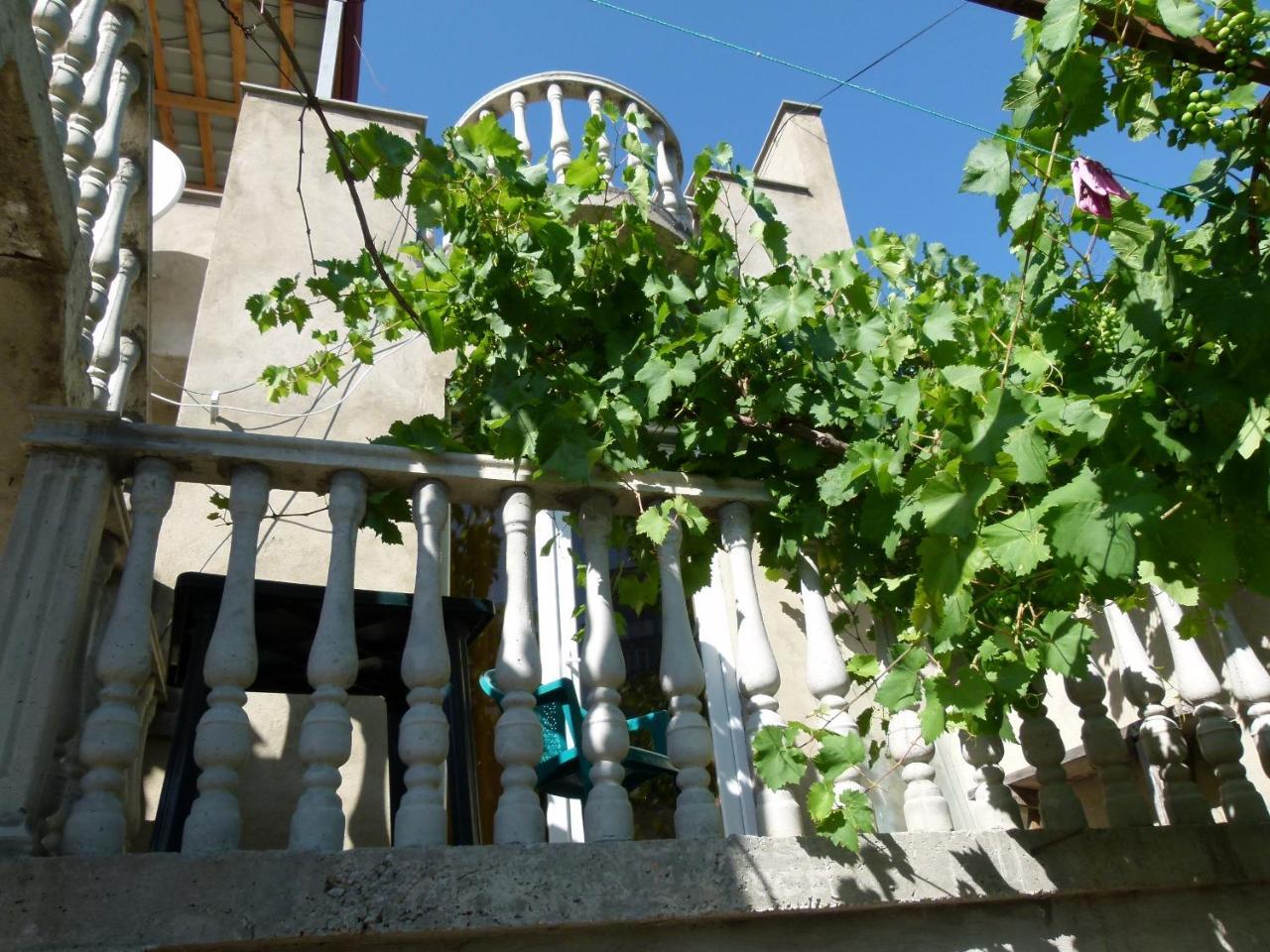 Why Me Eco-Friendly Hostel Τυφλίδα Εξωτερικό φωτογραφία